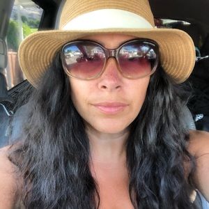 Meet your Posher, Nadia